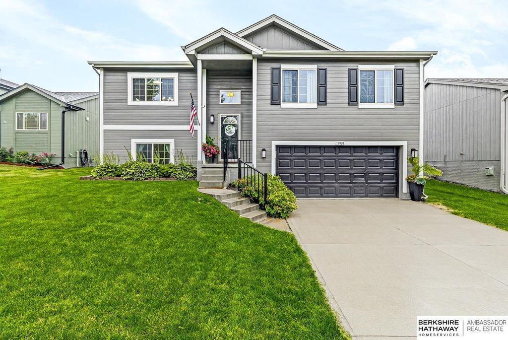 13928 Iowa Street, Omaha