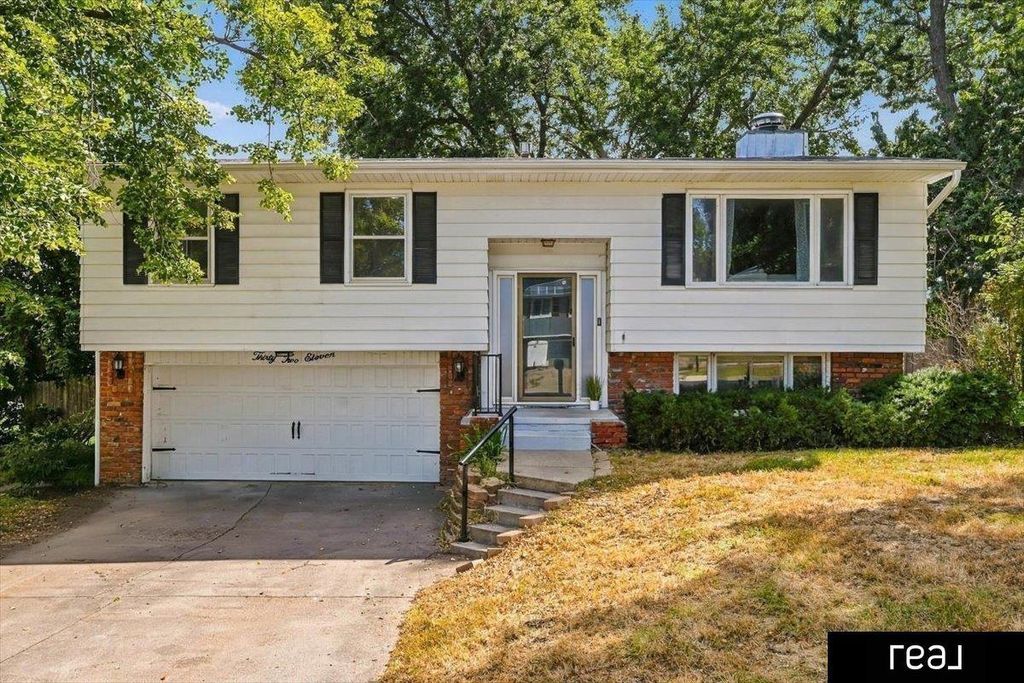 3211 S 127 Street, Omaha