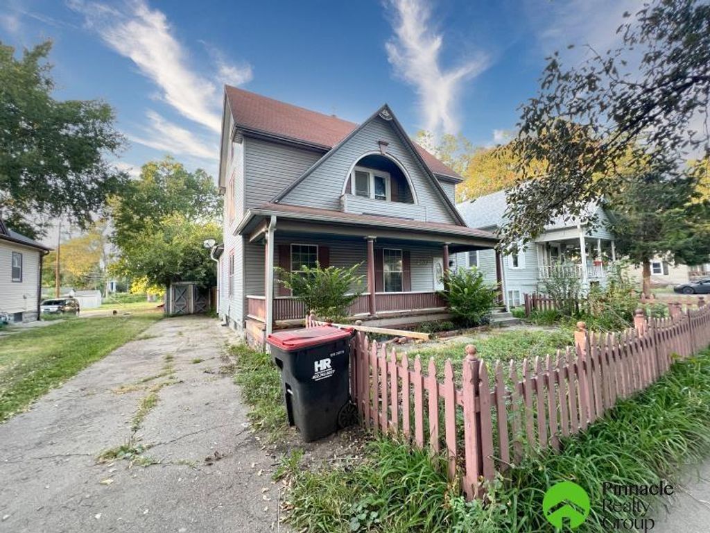 2932 Q Street, Lincoln