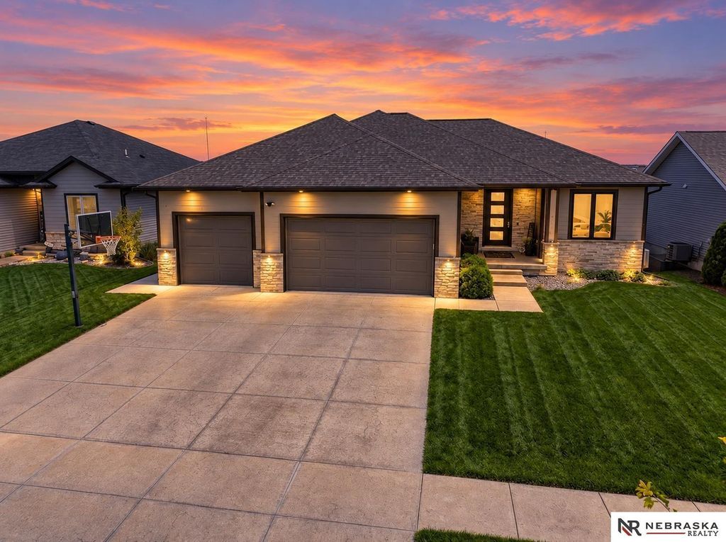 9746 S 79th Street, Lincoln