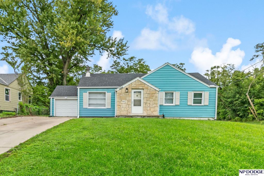 7284 Minne Luse Boulevard, Omaha
