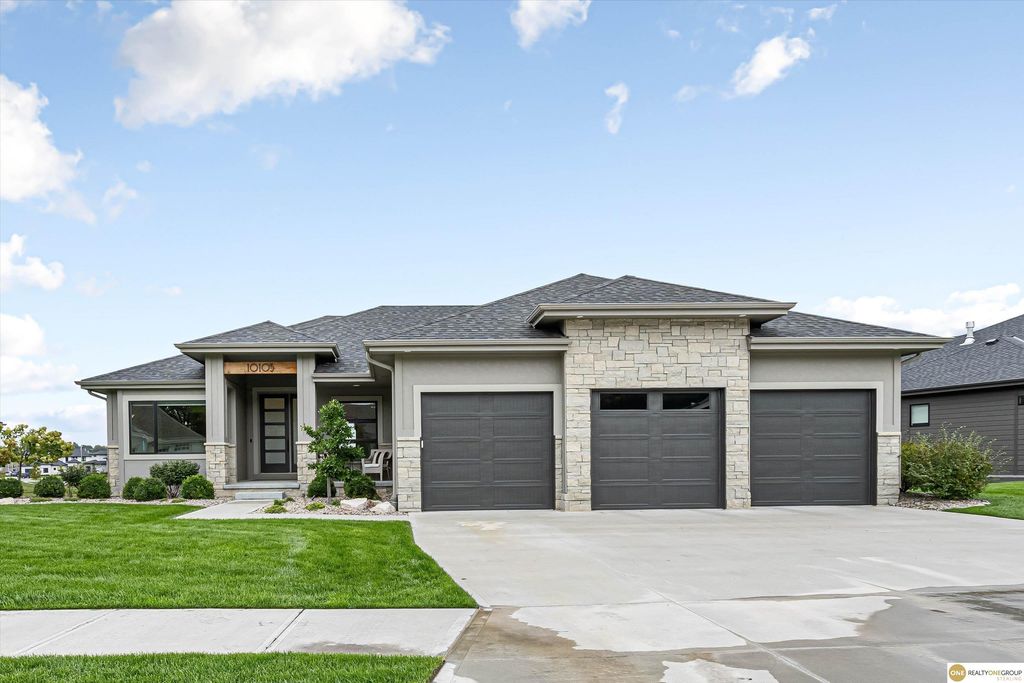 10105 S 98th Street, Papillion