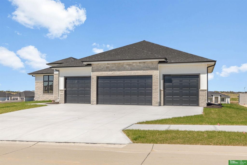 5608 N 213th Street, Elkhorn