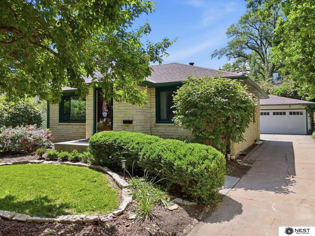 2639 Woodsdale Boulevard, Lincoln