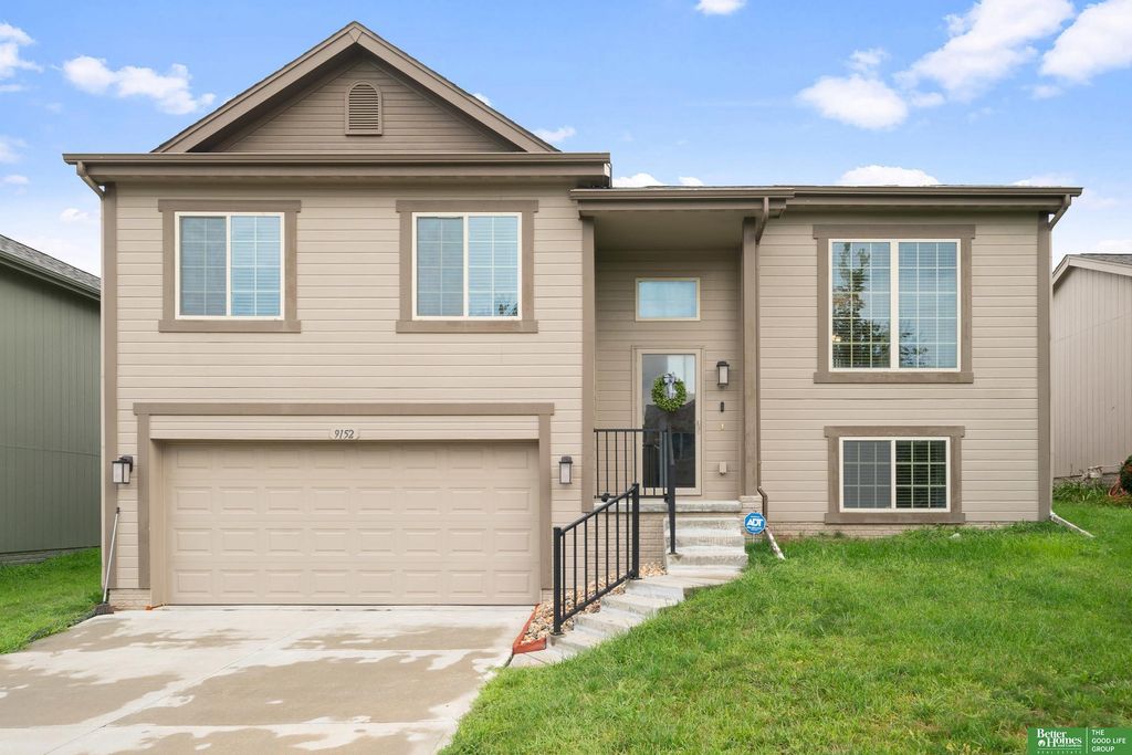 9152 Hanover Street, Omaha