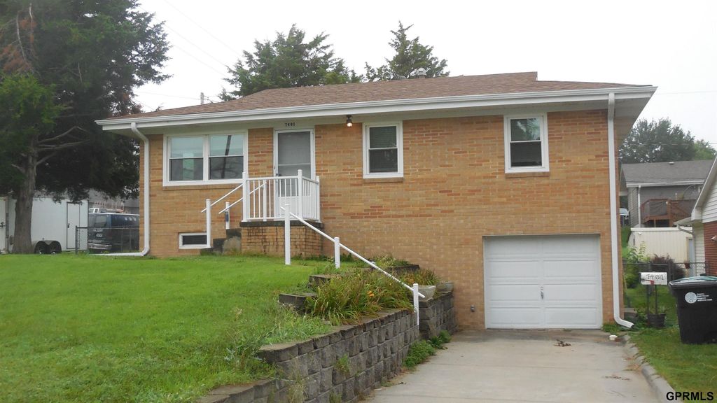 7401 Schuyler Drive, Omaha