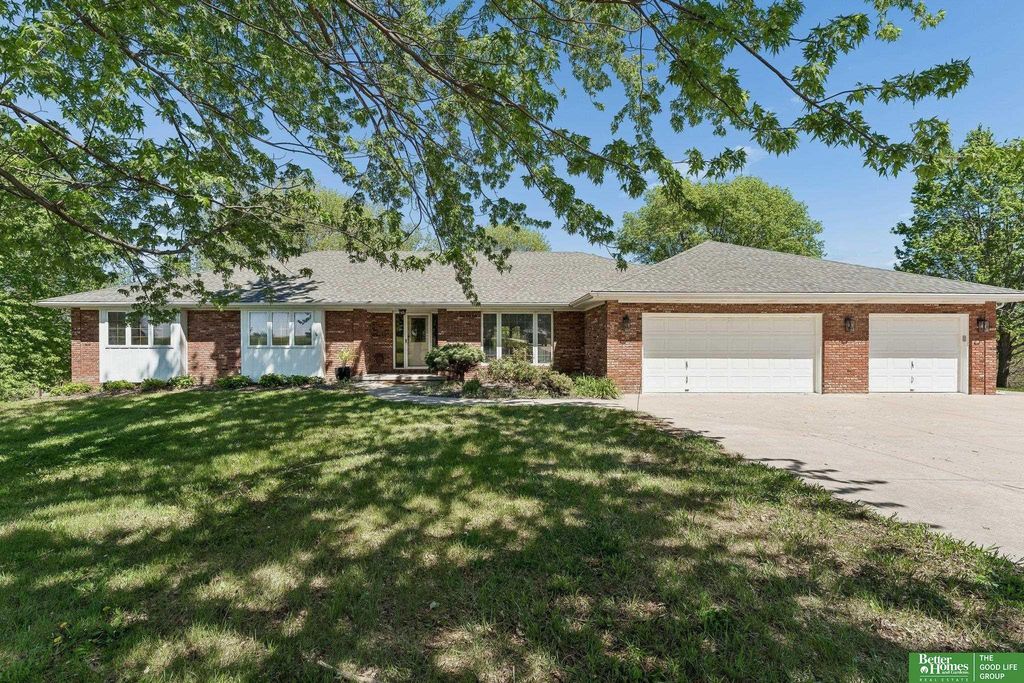 21900 W Angus Road, Gretna