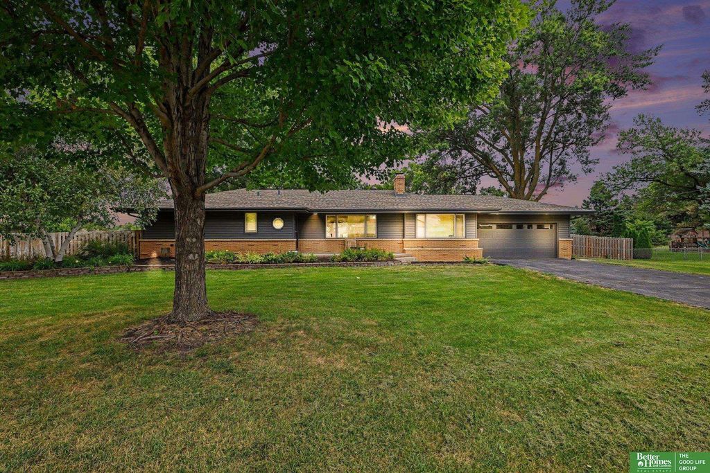 11418 Pierce Street, Omaha
