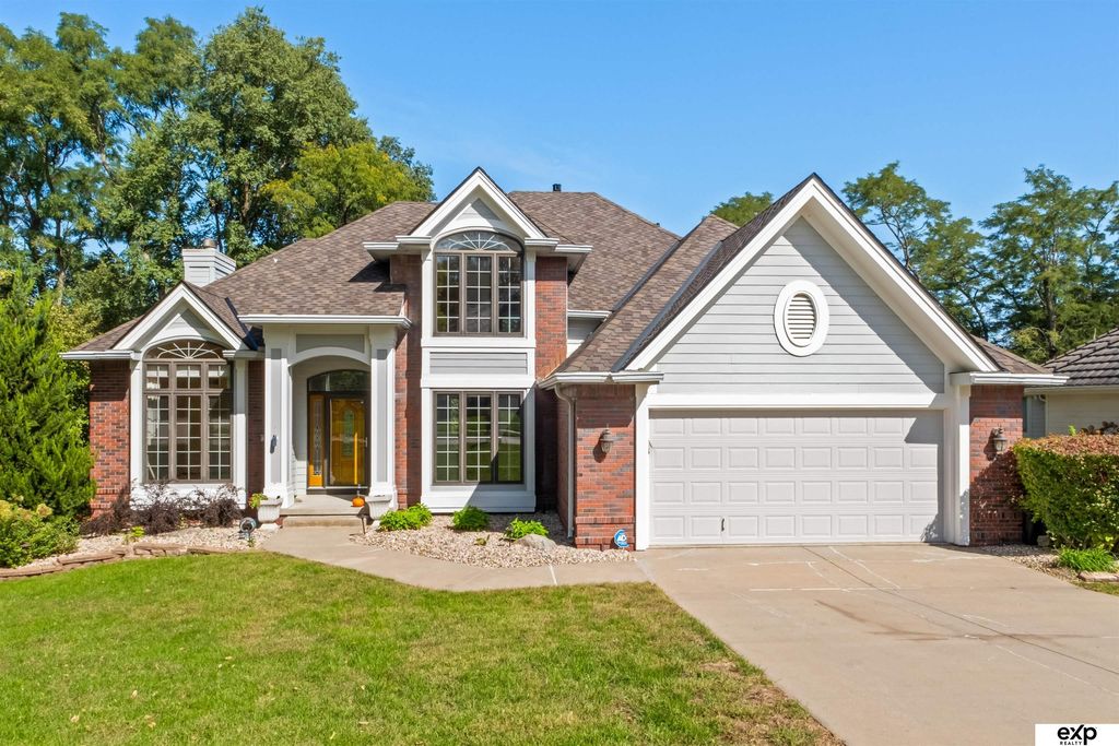 346 Golden Oaks Drive, Council Bluffs