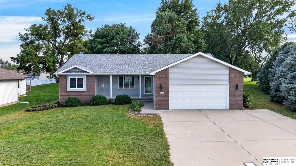 511 Eagle Lane, Underwood