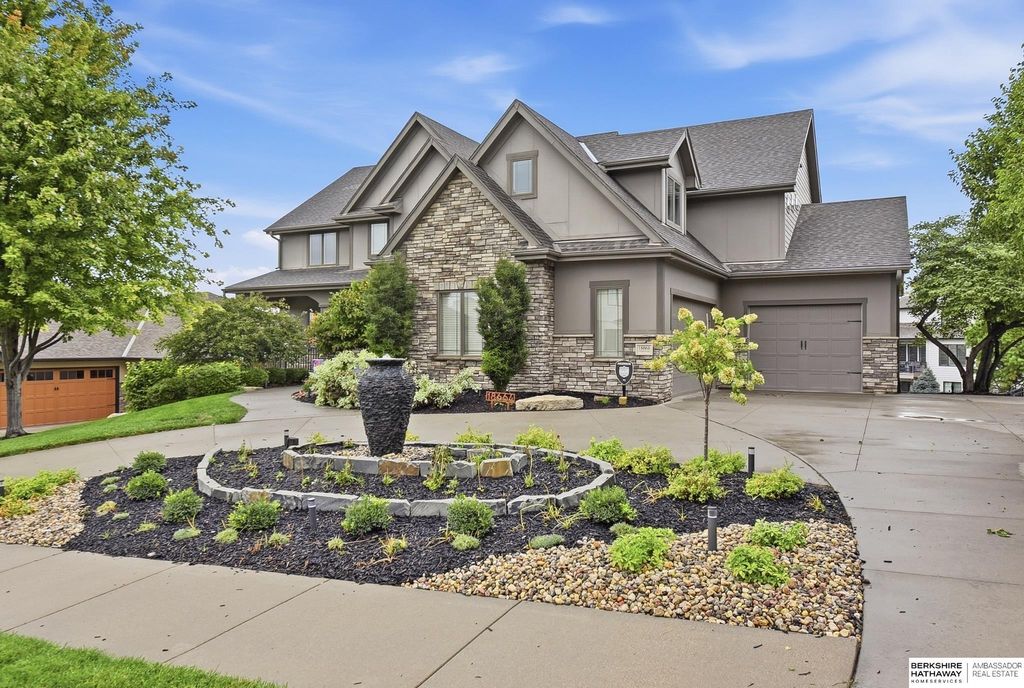 18664 Oregon Circle, Elkhorn
