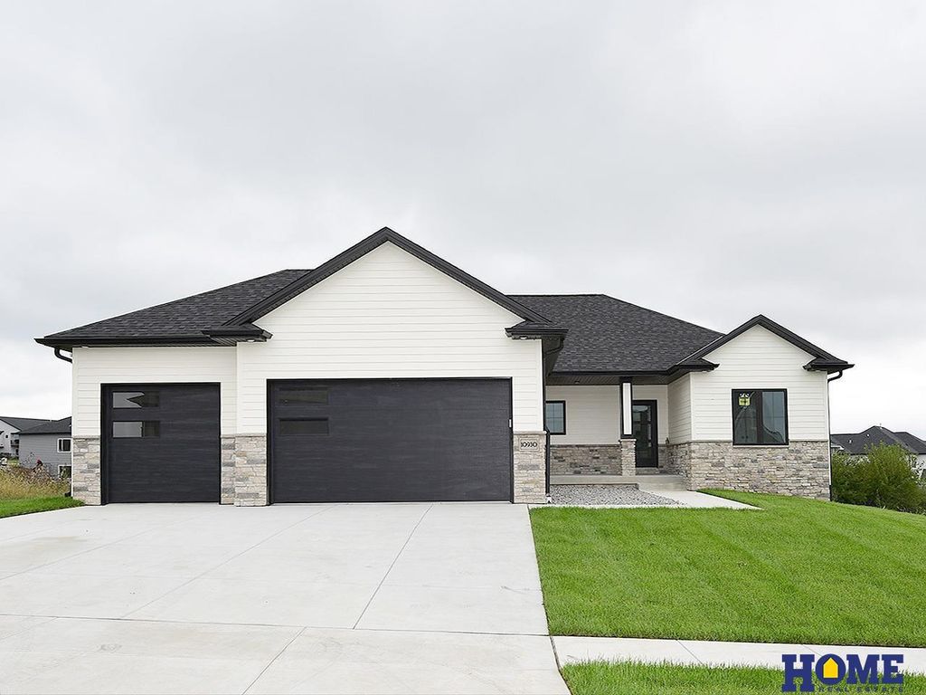10930 Grantham Drive, Lincoln
