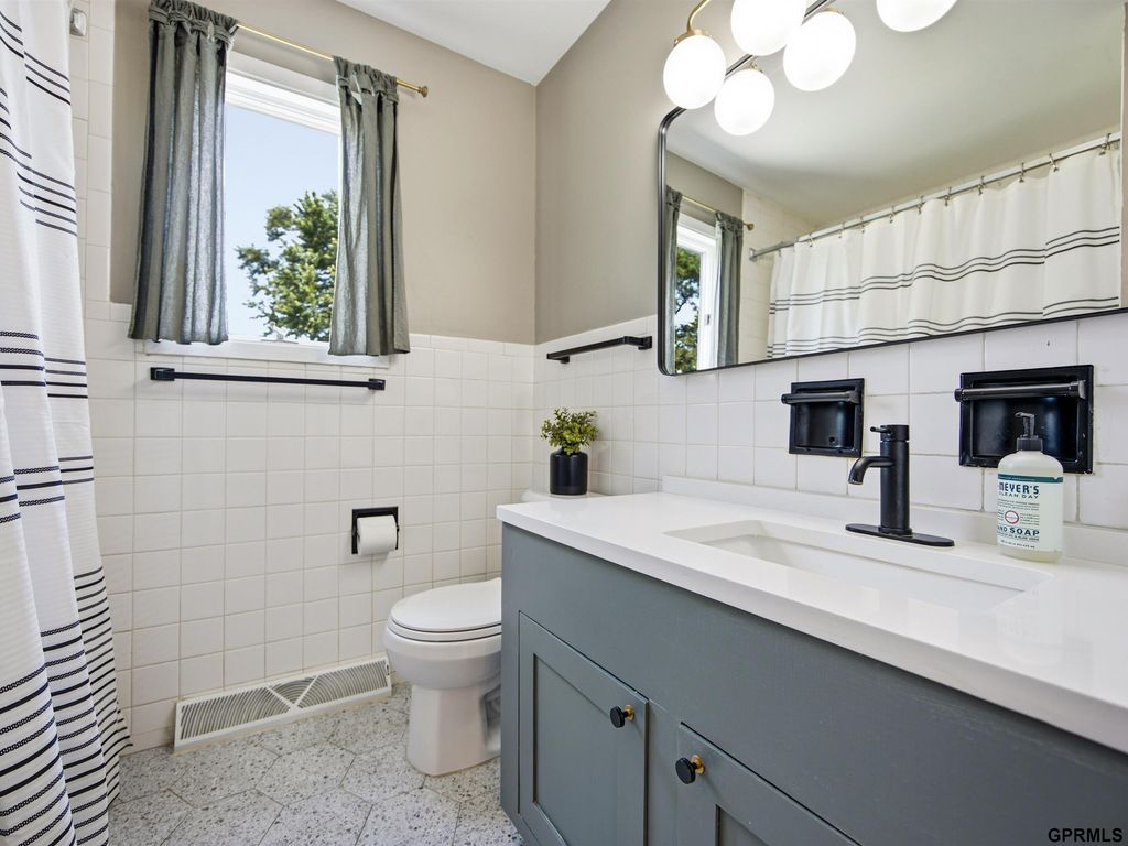 6622 Lafayette Avenue, Omaha
