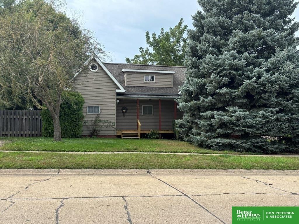308 N Summit Avenue, Hartington