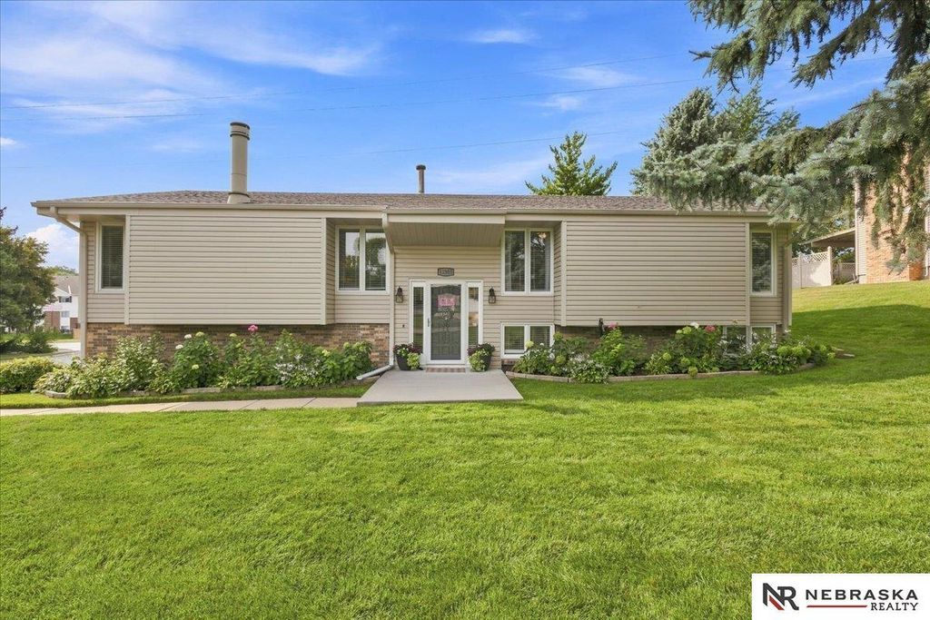 12305 Grey Fawn Drive, Omaha
