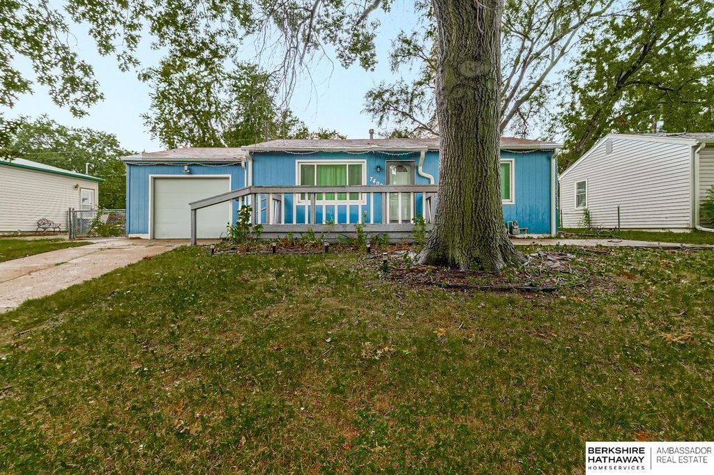 7402 S 76th Avenue, La Vista