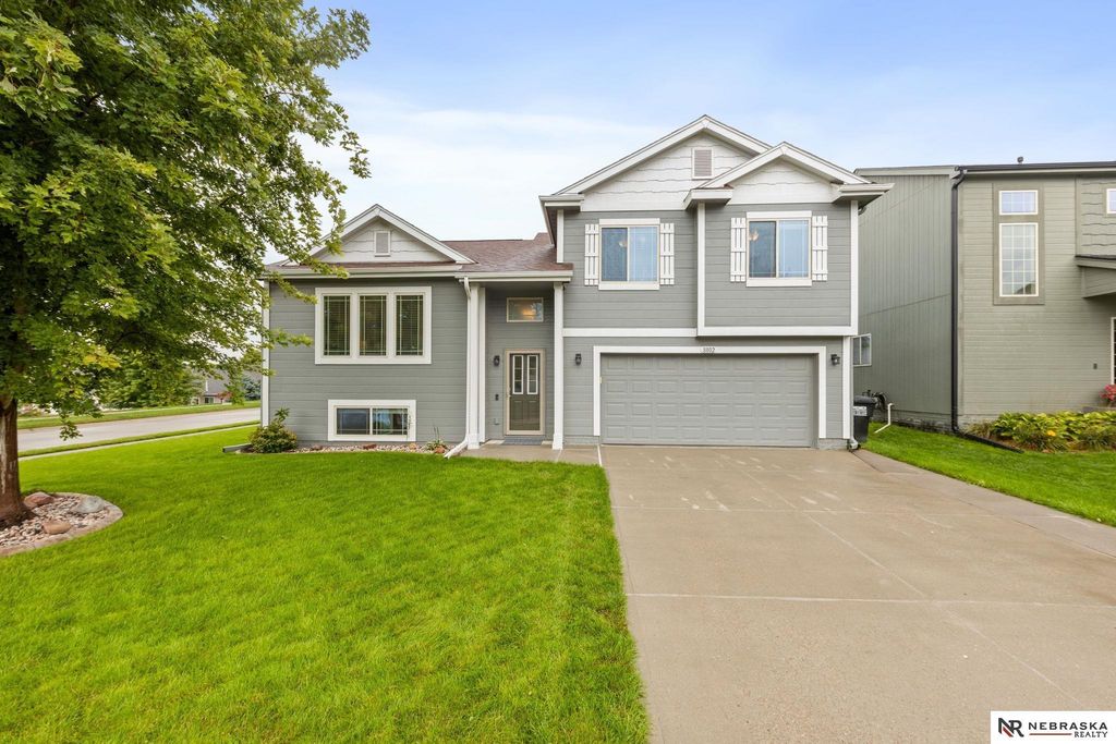 8802 N 160th Street, Bennington