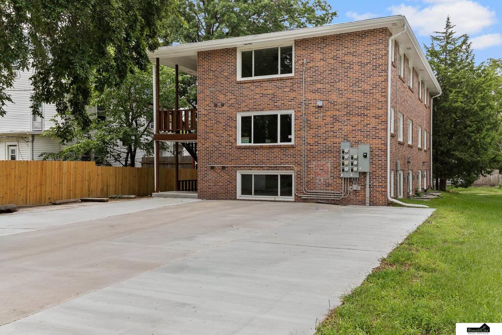 520 S 27 Street, Lincoln
