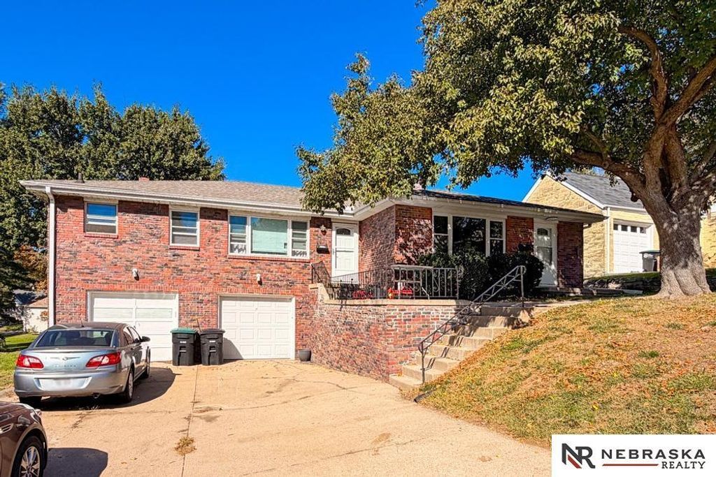 5622-5624 Erskine Street, Omaha