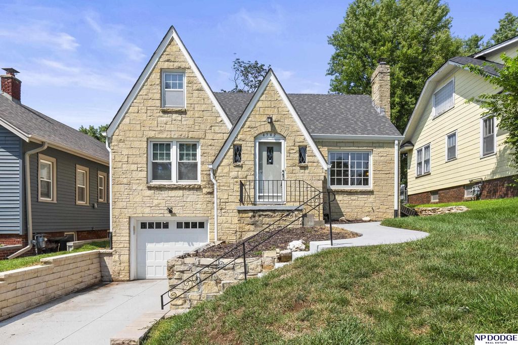 4542 Poppleton Avenue, Omaha