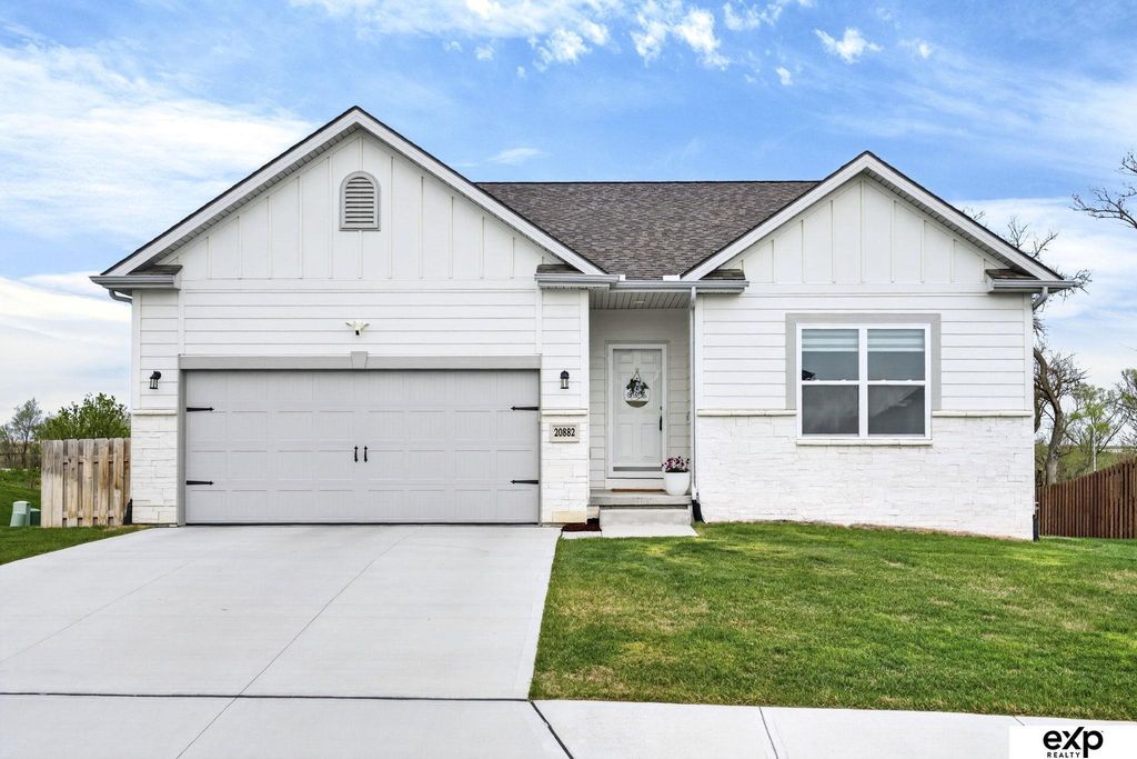 20882 Camelback Avenue, Gretna
