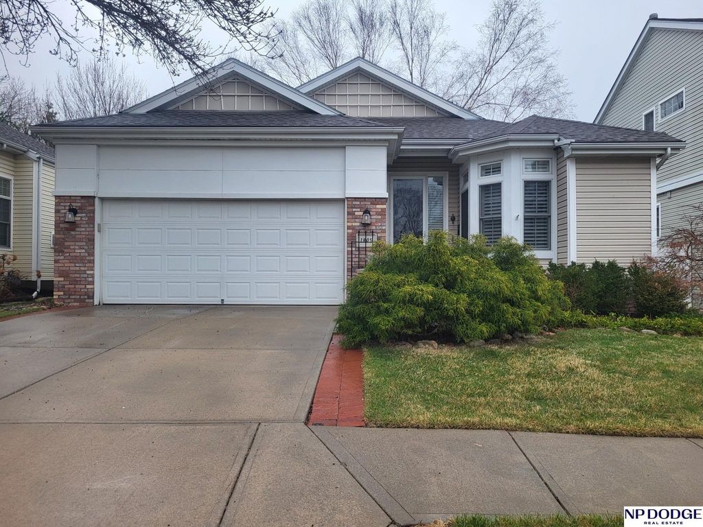 1805 S 171 Court, Bennington