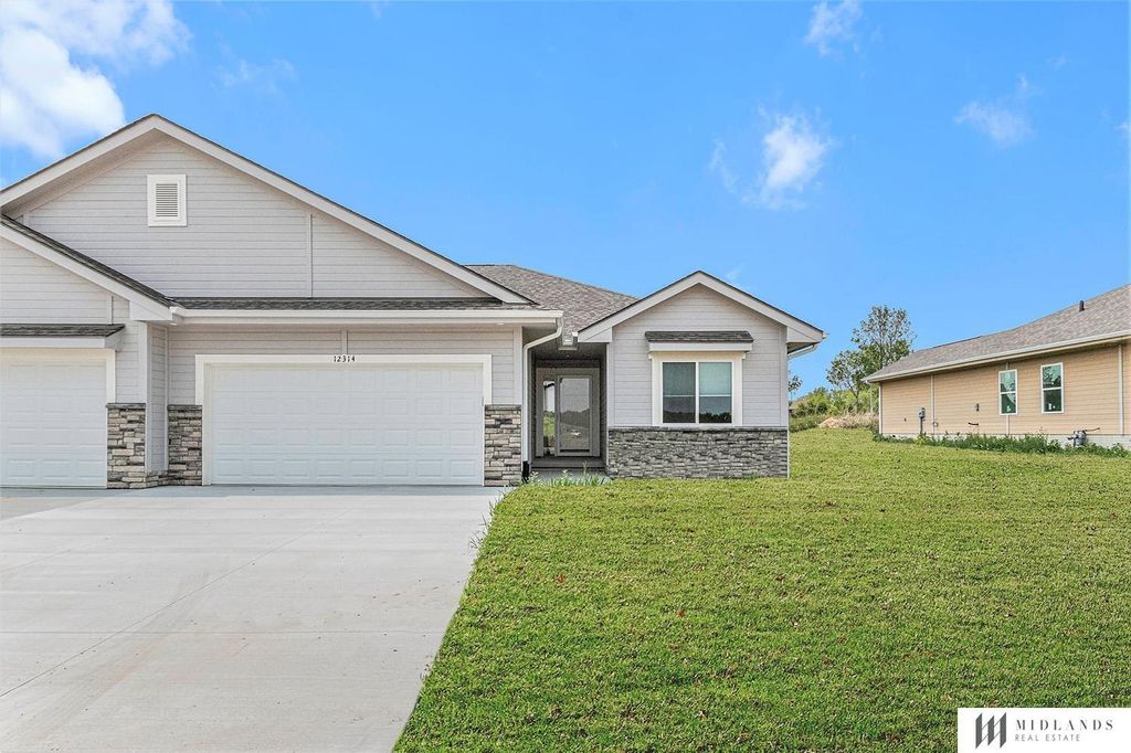 12314 N 149 Circle, Bennington