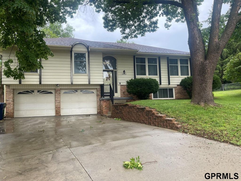 2802 Mars Circle, Bellevue