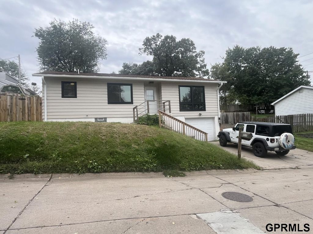 711 5th Avenue, Plattsmouth