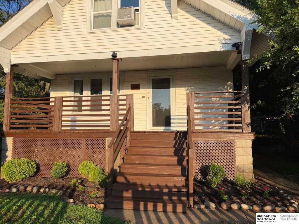 814 S 50 Avenue, Omaha