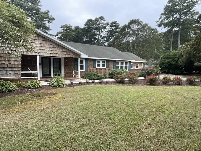 1006 Burnside Road, Manteo