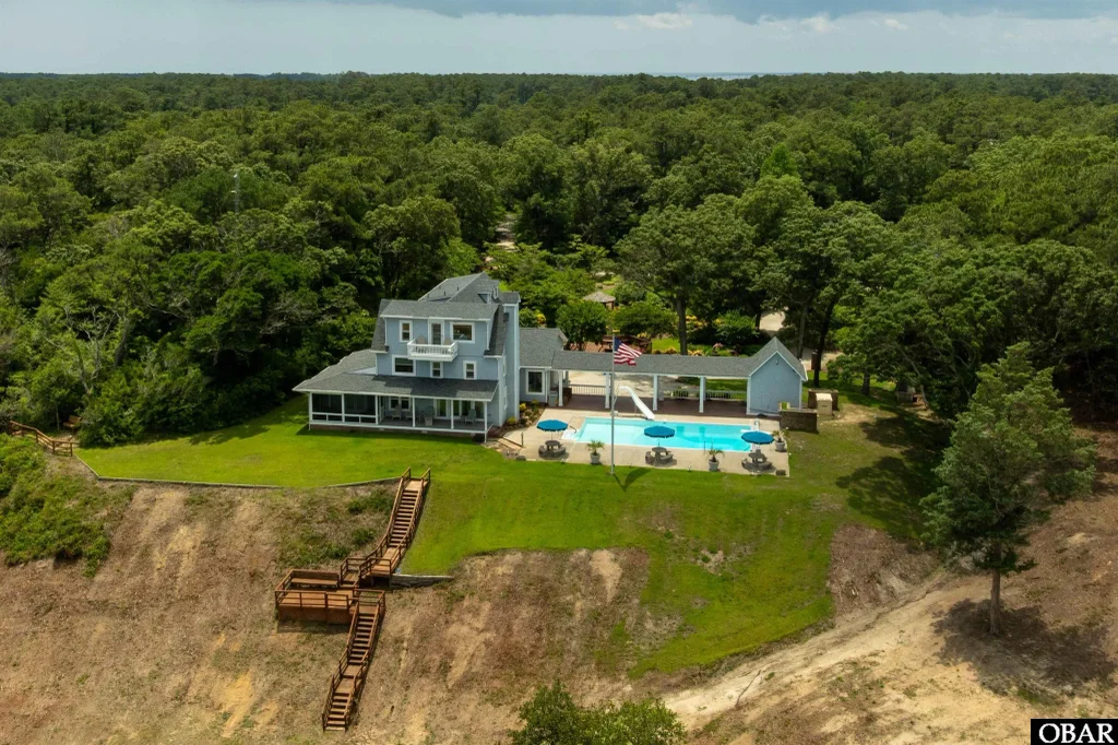 123 Orion Lane, Manteo