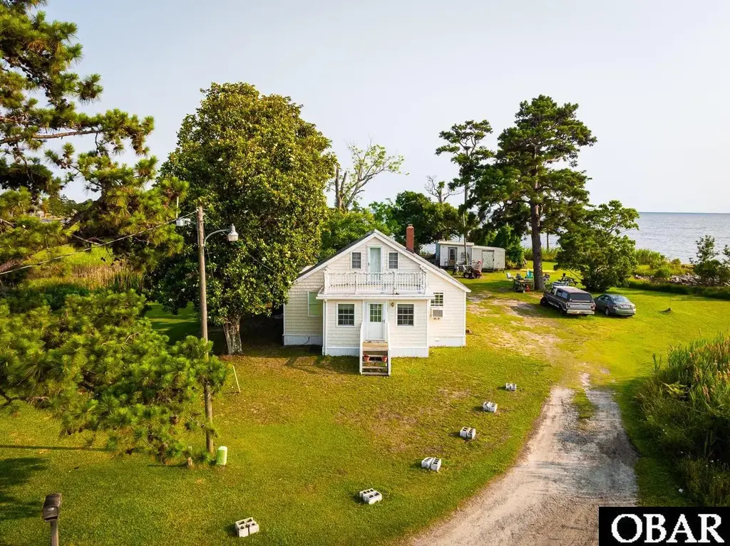 1327 W Kitty Hawk Road, Kitty Hawk