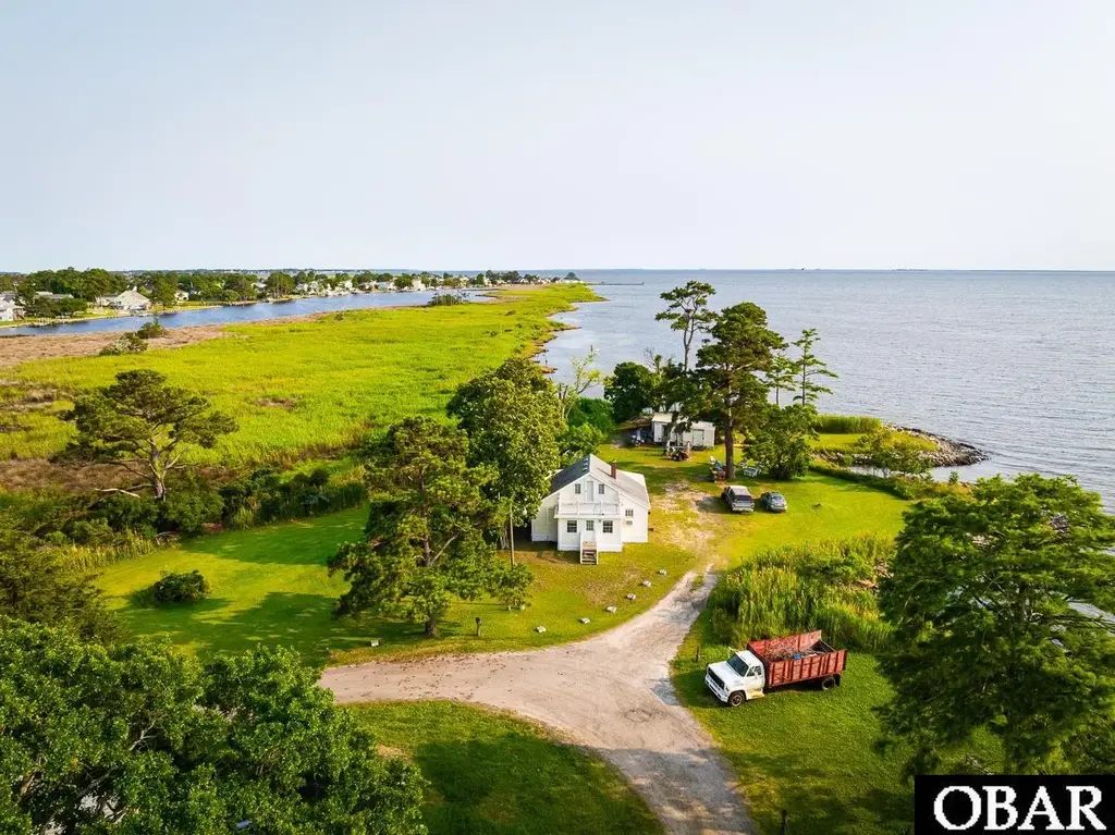 1327 W Kitty Hawk Road, Kitty Hawk