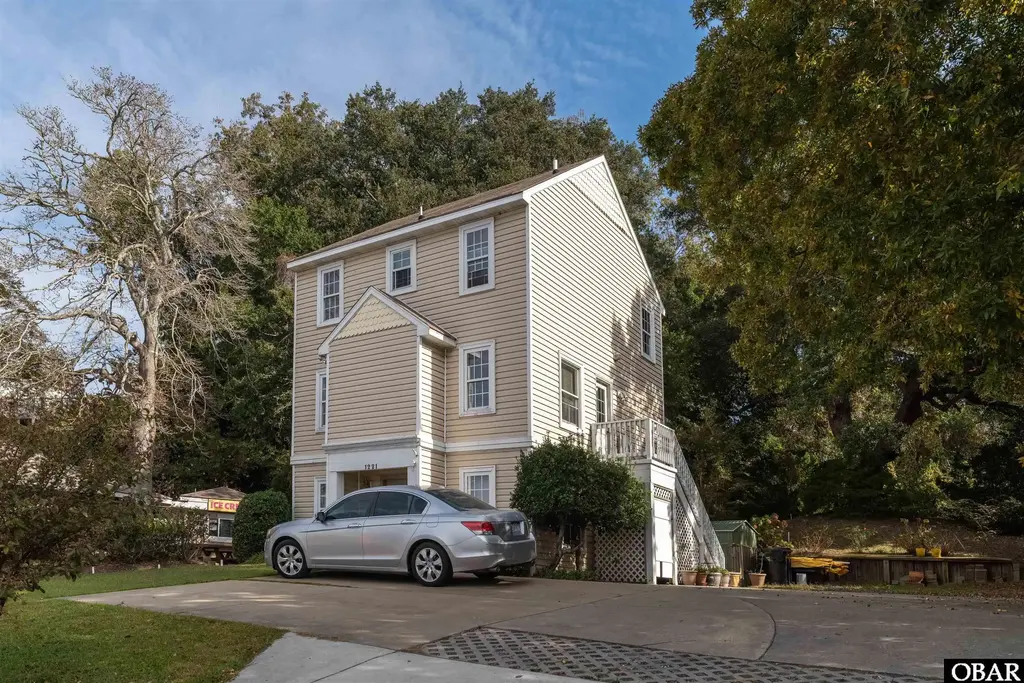 1223 Duck Road, Duck