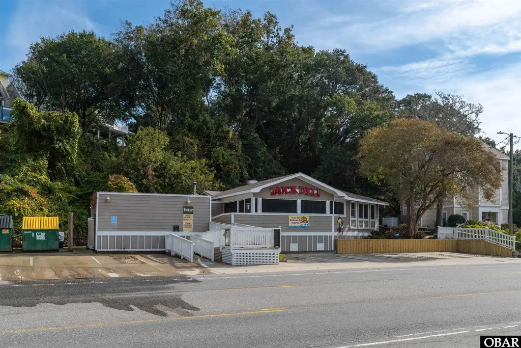 1221 Duck Road, Duck