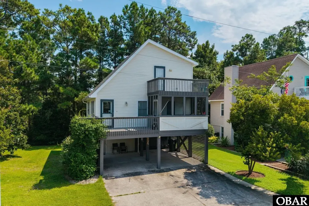 204 Landing Lane, Manteo