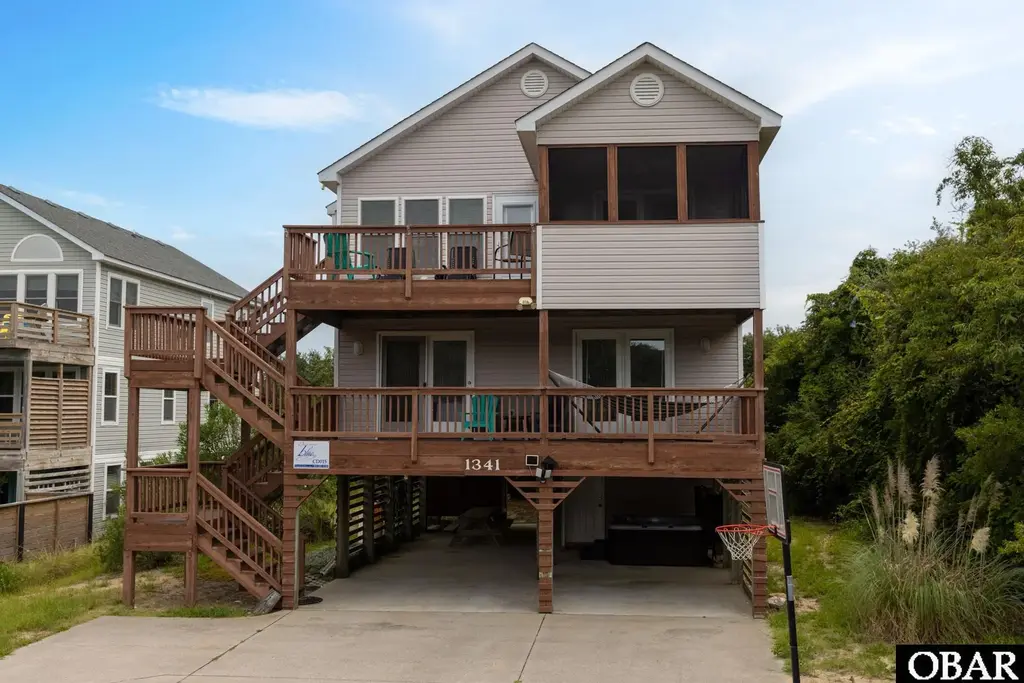 1341 Duck Road, Duck