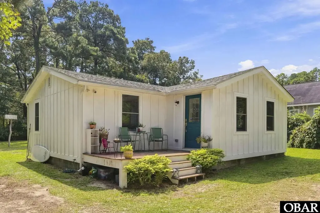 152 Airport Road, Manteo