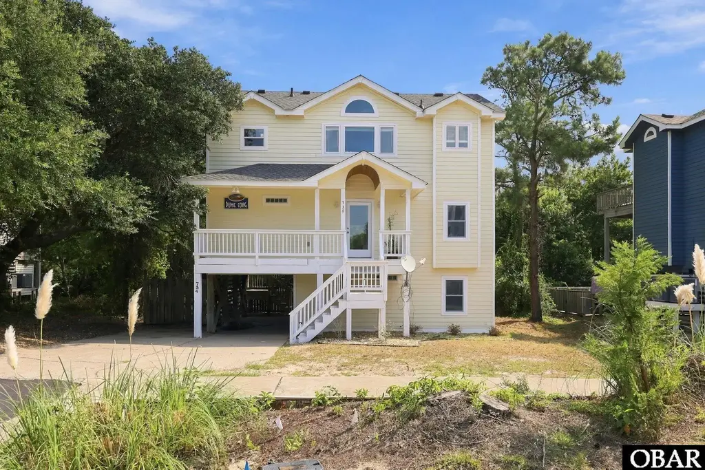734 E Grackle Court, Corolla