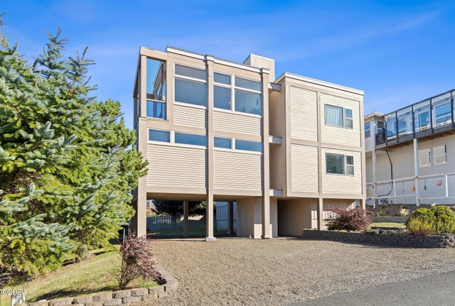 1851 Ne 67th Street, Lincoln City