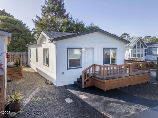 4875 N Hwy 101, Depoe Bay