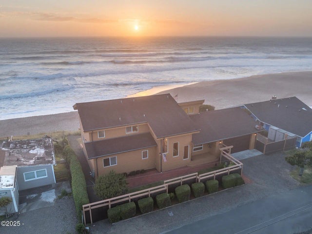 7045 Neptune Avenue, Gleneden Beach
