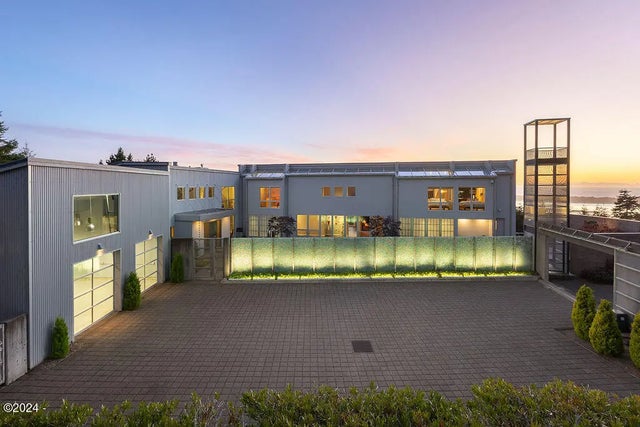 179 Siletz Highway, Lincoln City