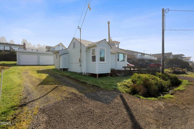6538 Ne Logan Road, Lincoln City