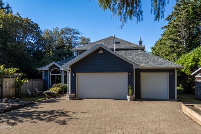 65 & 85 Schoolhouse Street, Depoe Bay