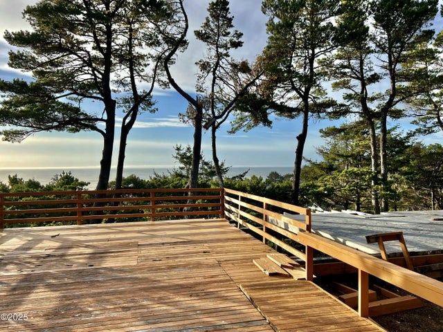 1442 Nw Fircrest Court, Waldport