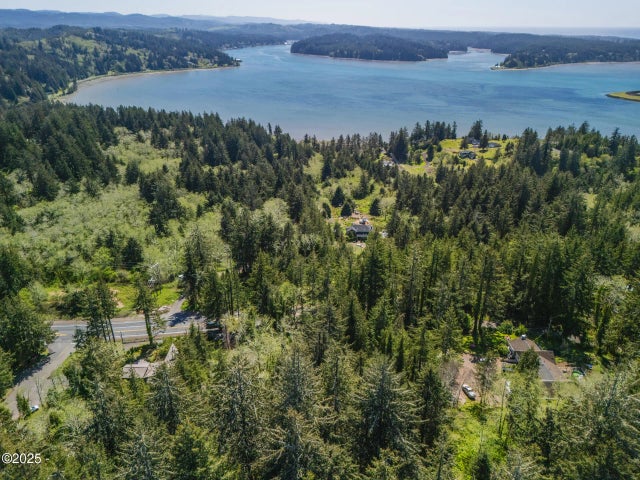 Tl 300/600 Ne Valley Ridge Dr, Newport