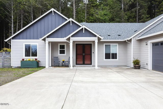 805 Sw Wakeetum Street, Waldport