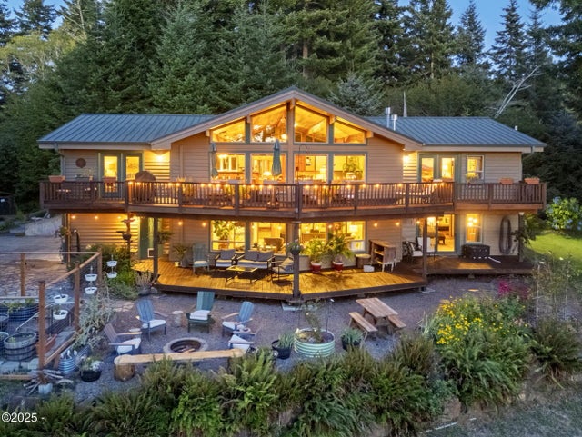 7667 Ne Park Lane, Otis